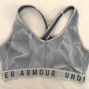 Womens Under Armour sports bra size Large